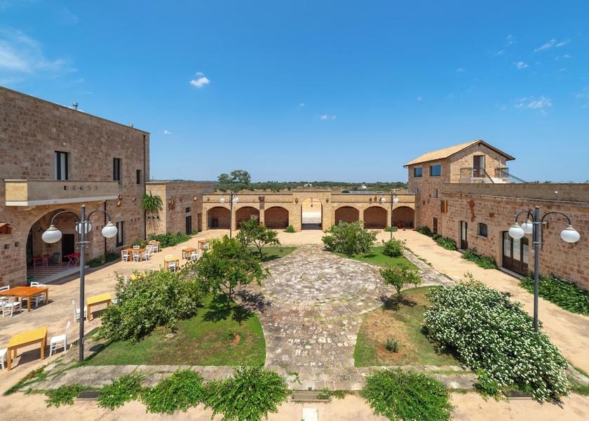 Puglia Alessano Courtyard view