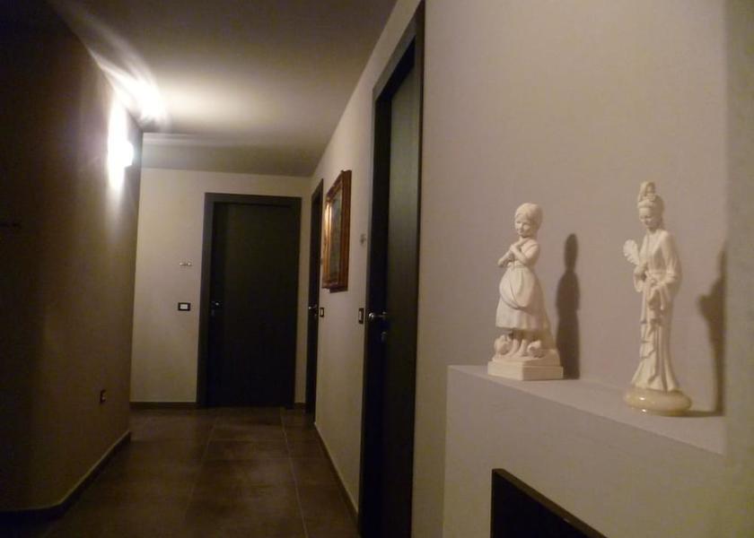 Tuscany Castellina Marittima Hallway