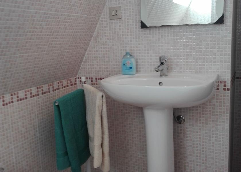 Lombardy Pero Bathroom