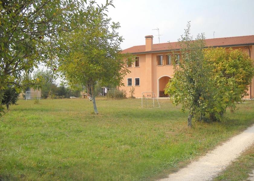 Veneto Roncade Exterior Detail