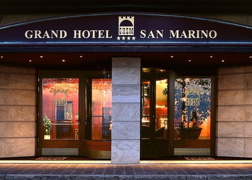  San Marino Entrance