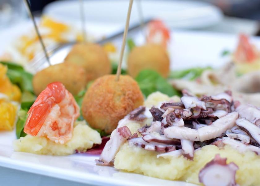 Campania Mondragone Restaurant