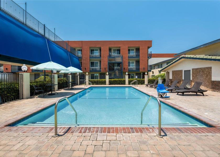 California Anaheim Pool - indoor