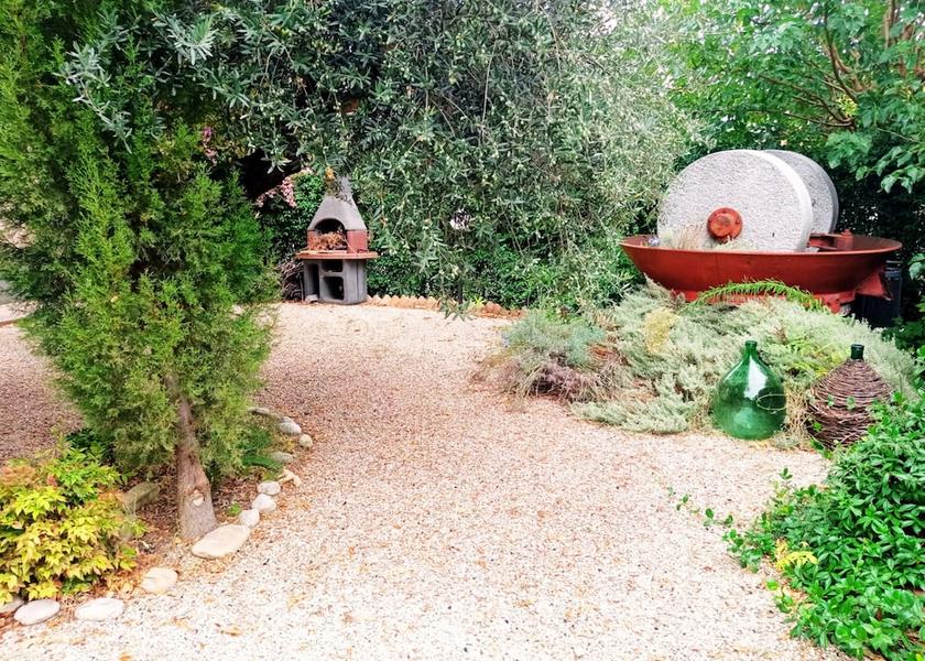 Abruzzo Moscufo Garden