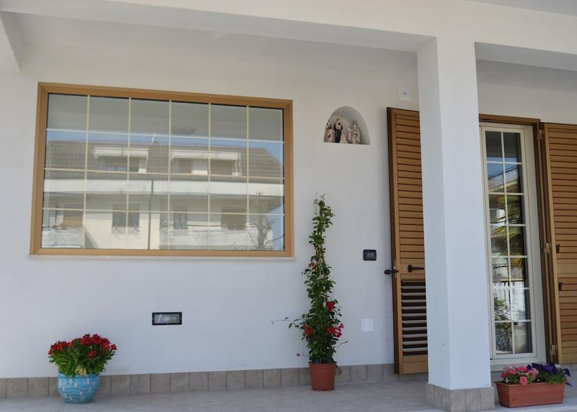 Lazio Formia Exterior Detail