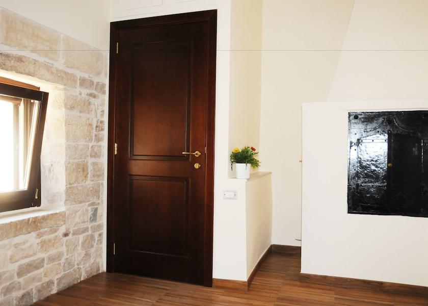 Puglia Toritto Interior Entrance