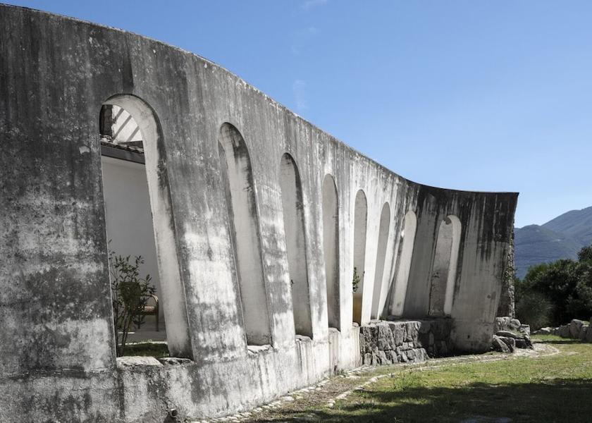 Campania Telese Exterior Detail