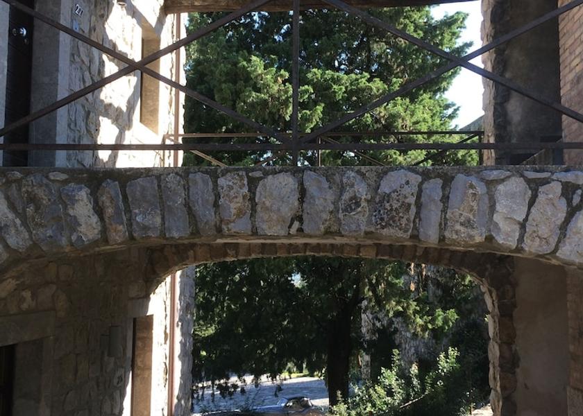 Campania Telese Exterior Detail