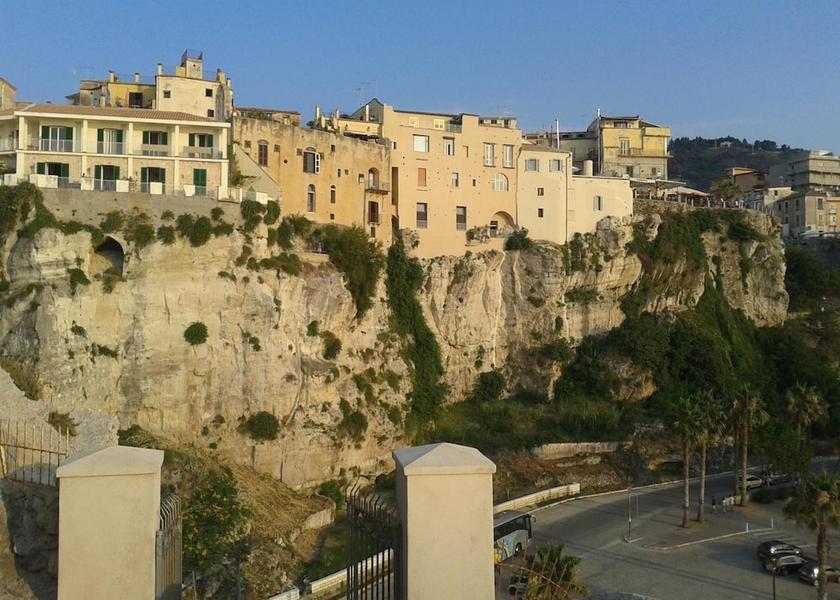 Calabria Zambrone Exterior Detail