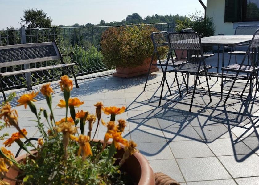 Piedmont Carpeneto Balcony