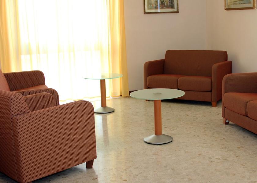 Campania Sant'Anastasia Lobby