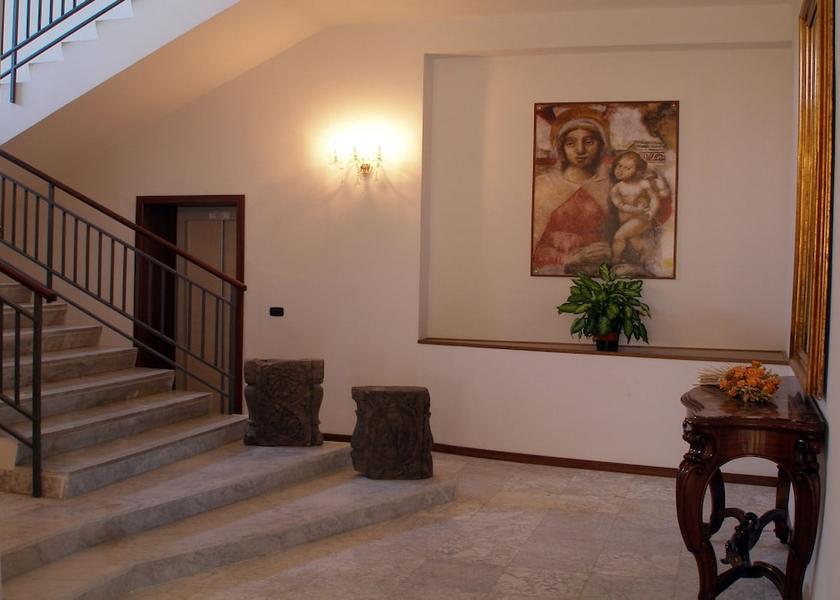 Campania Sant'Anastasia Interior Entrance