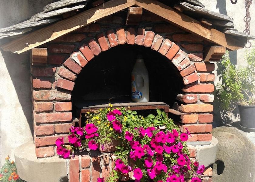 Valle d'Aosta Pont-Saint-Martin Exterior Detail