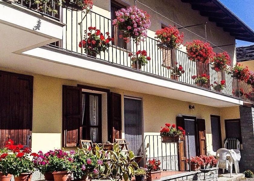 Valle d'Aosta Pont-Saint-Martin Facade