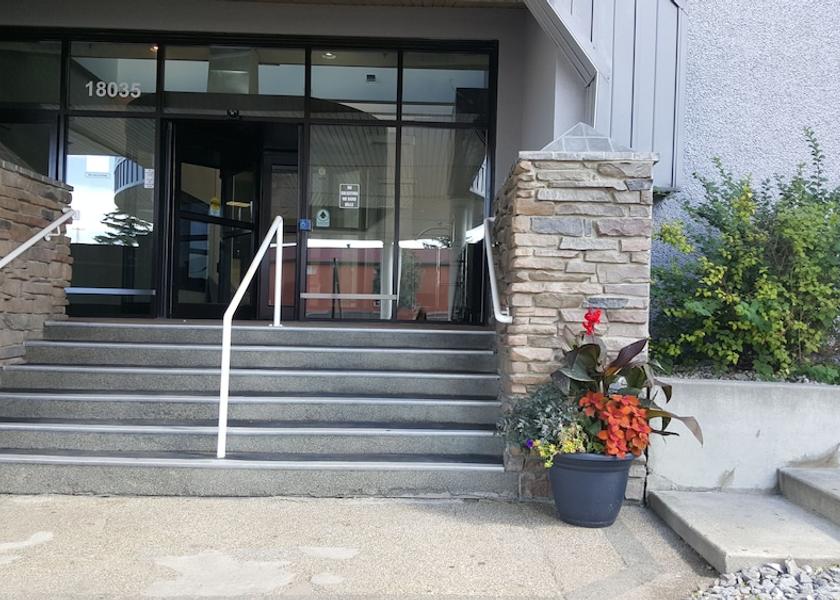 Alberta Edmonton Exterior