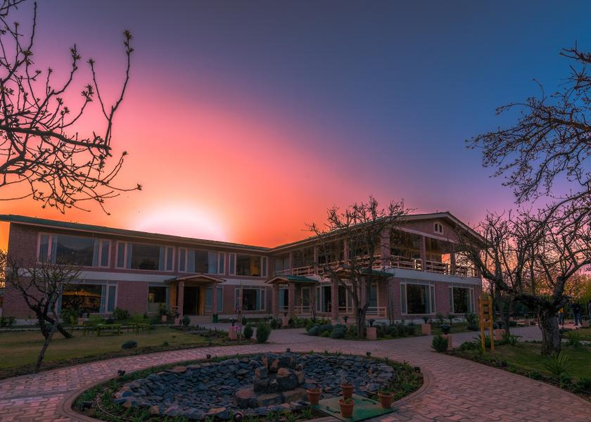 Jammu and Kashmir Srinagar Hotel Exterior