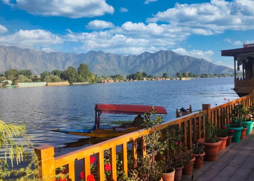 Jammu and Kashmir Srinagar Hotel View