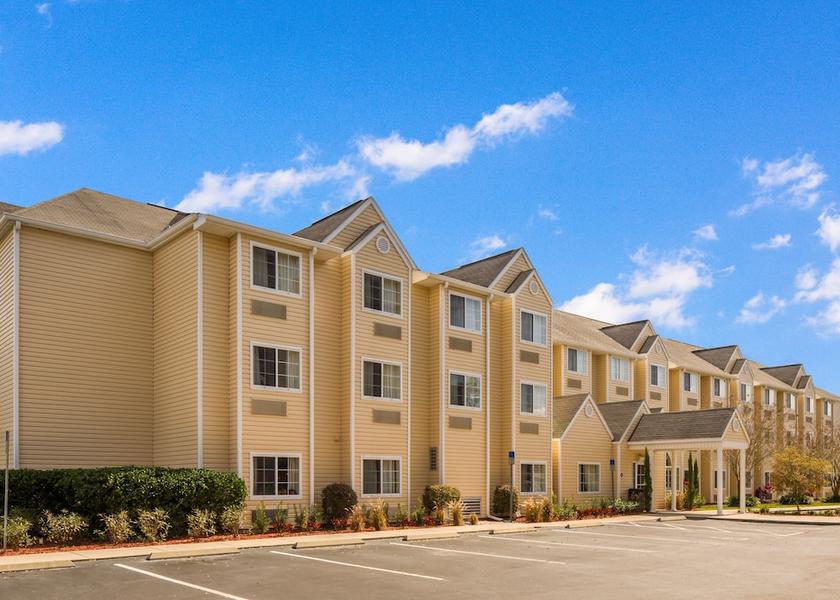 Florida Leesburg Facade