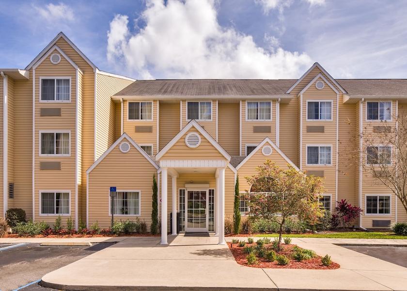 Florida Leesburg Facade