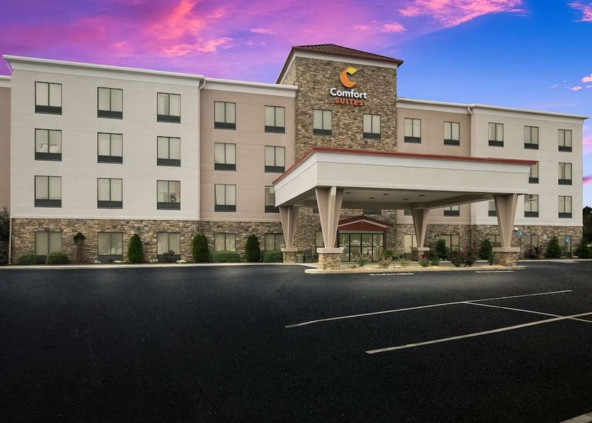 Georgia Commerce Exterior Detail