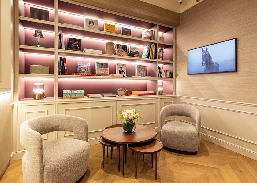 Île-de-France Paris Lobby