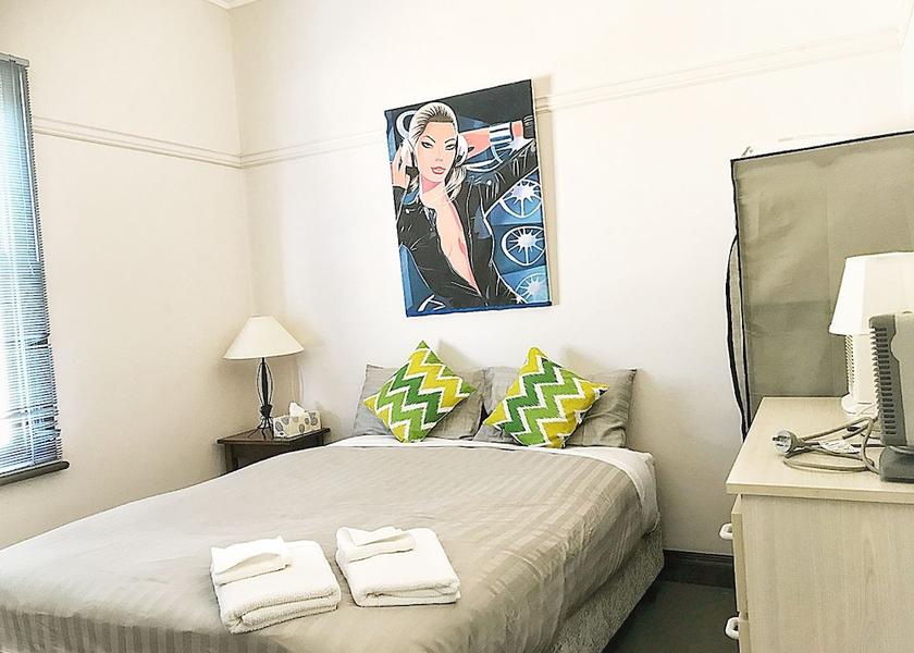 Victoria Port Campbell Room