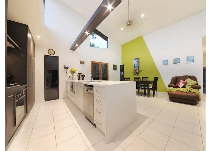 Queensland Cannonvale Kitchen