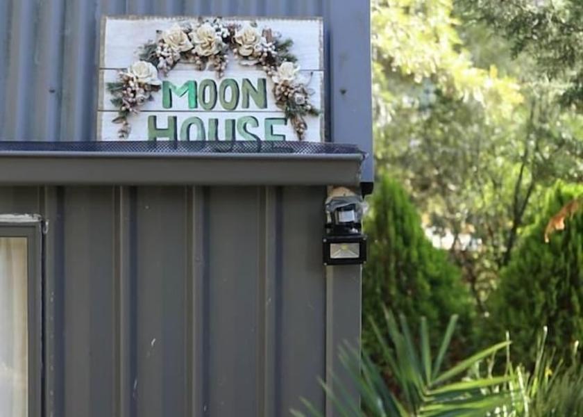 Victoria Melbourne Exterior Detail