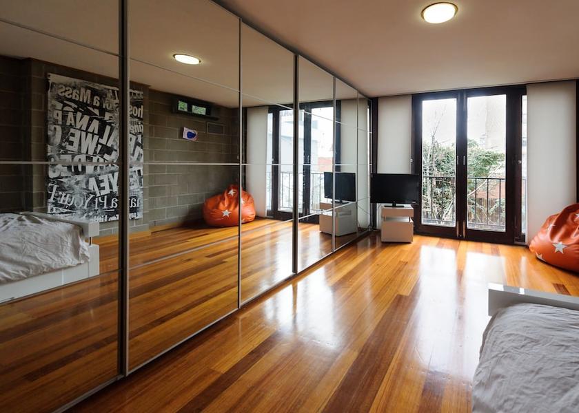 Victoria Melbourne Room