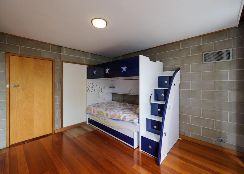 Victoria Melbourne Room