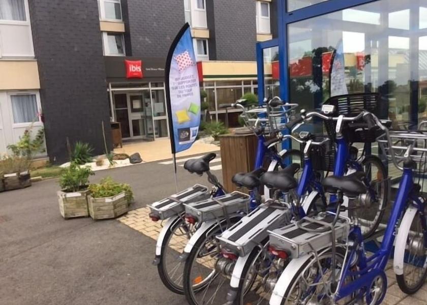 Brittany Yffiniac Bicycling