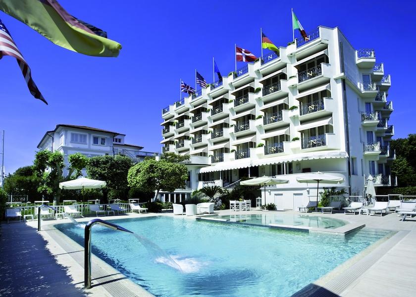 Tuscany Forte dei Marmi Pool