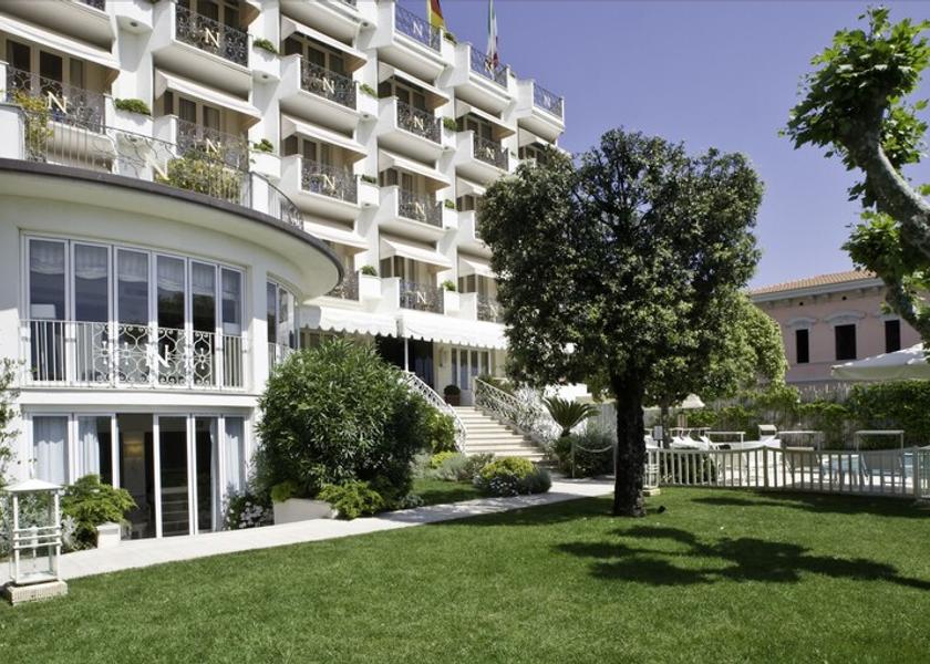 Tuscany Forte dei Marmi Facade