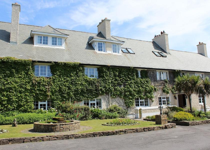 Galway (county) Renvyle Facade