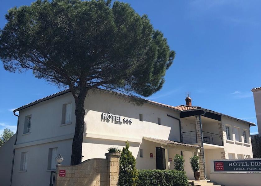 Occitanie Les Angles Facade