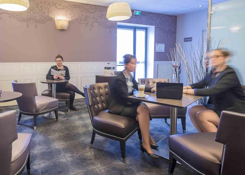 Centre-Loire Valley Tours Bar (on property)