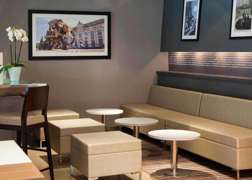 Pays de la Loire Carquefou Bar (on property)