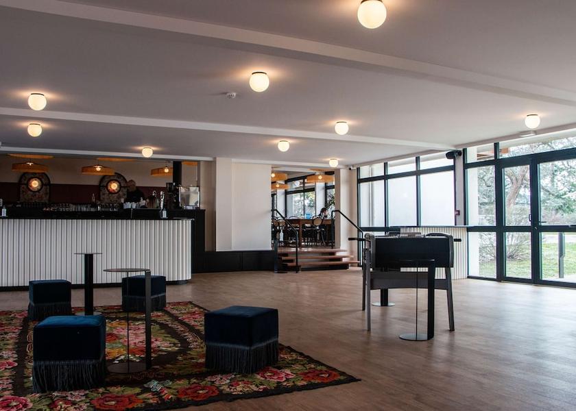 Auvergne-Rhône-Alpes Andrezieux-Boutheon Lobby