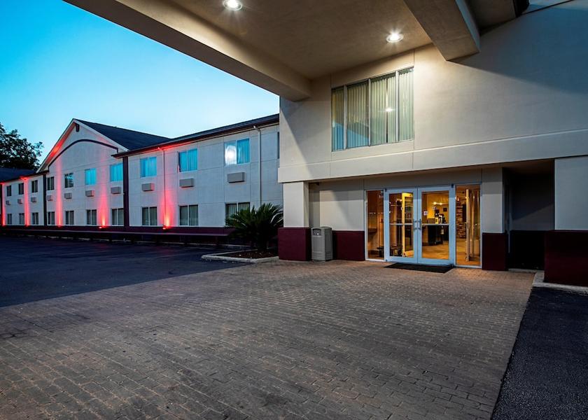 Texas San Marcos Exterior