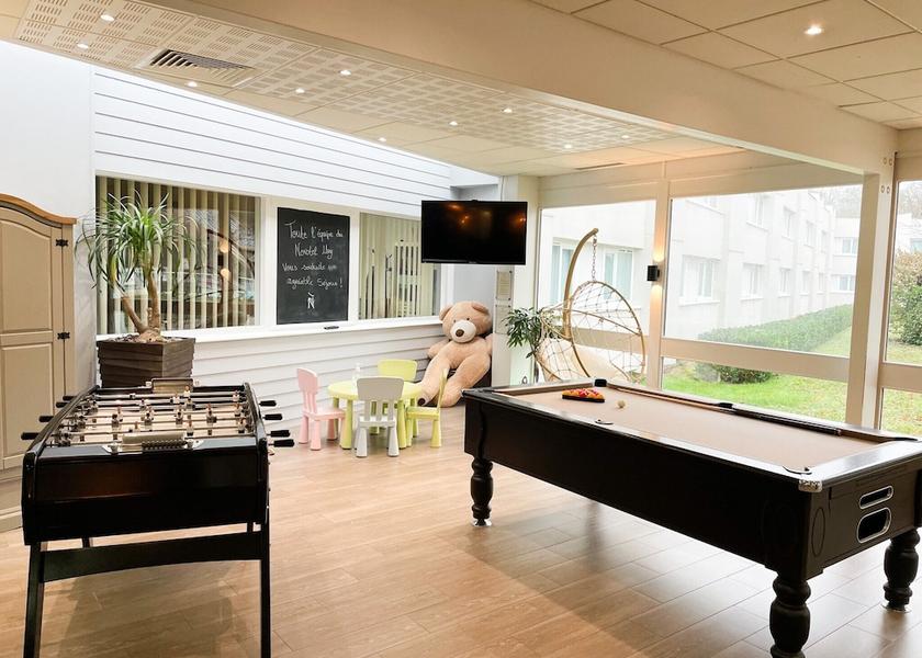 Île-de-France Ury Lobby