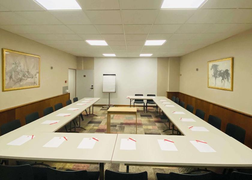 Hauts-de-France Saint-Omer Meeting Room