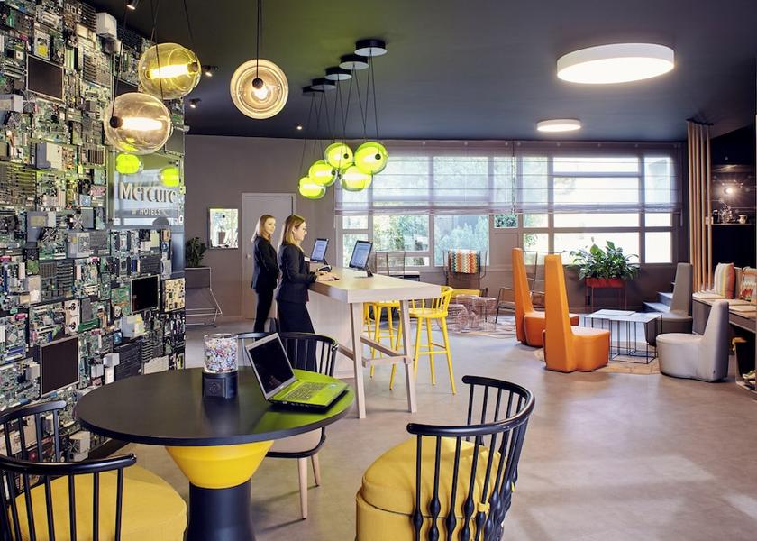 Ile-de-France Les Ulis Reception