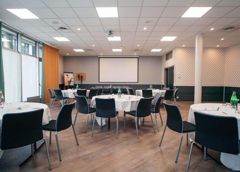 Île-de-France Fontenay-sous-Bois Meeting facility