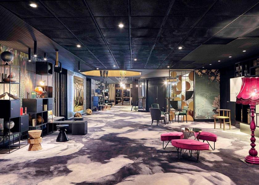 Ile-de-France Collegien exterior view