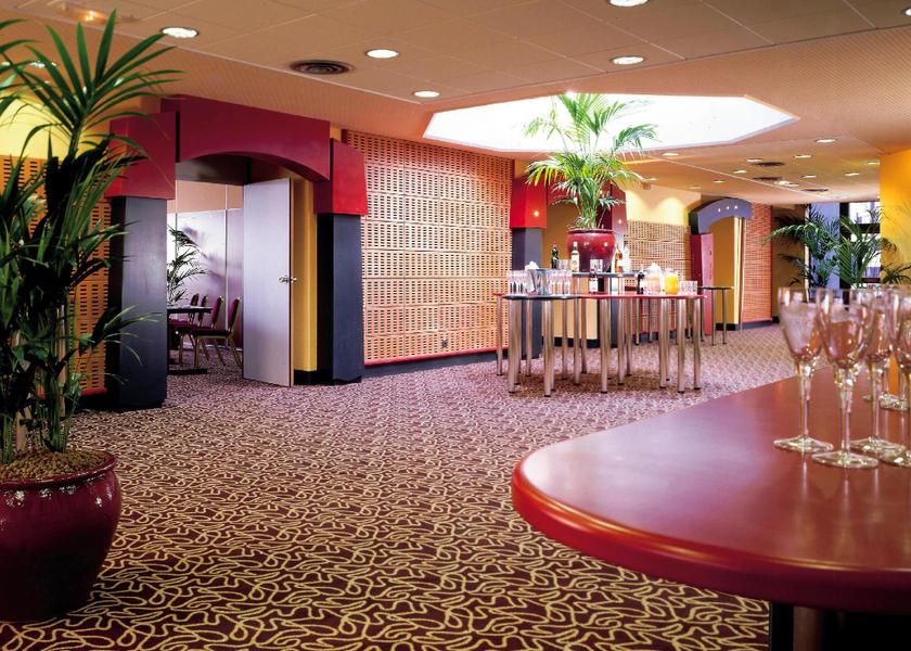 Ile-de-France Collegien interior view