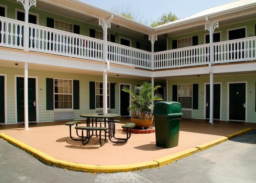 Alabama Fairhope Property Grounds