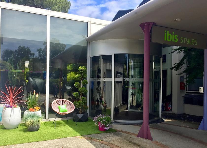 Brittany Caudan Entrance