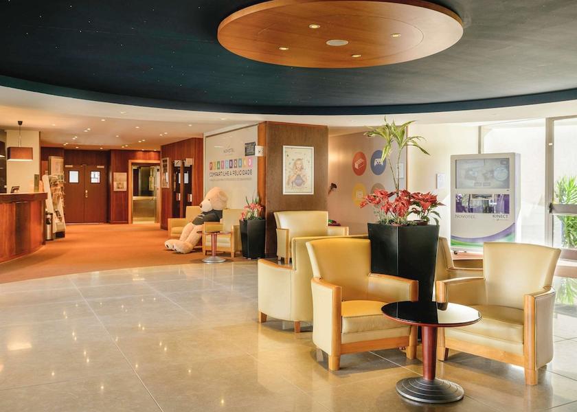 Porto Vila Nova de Gaia Bar (on property)