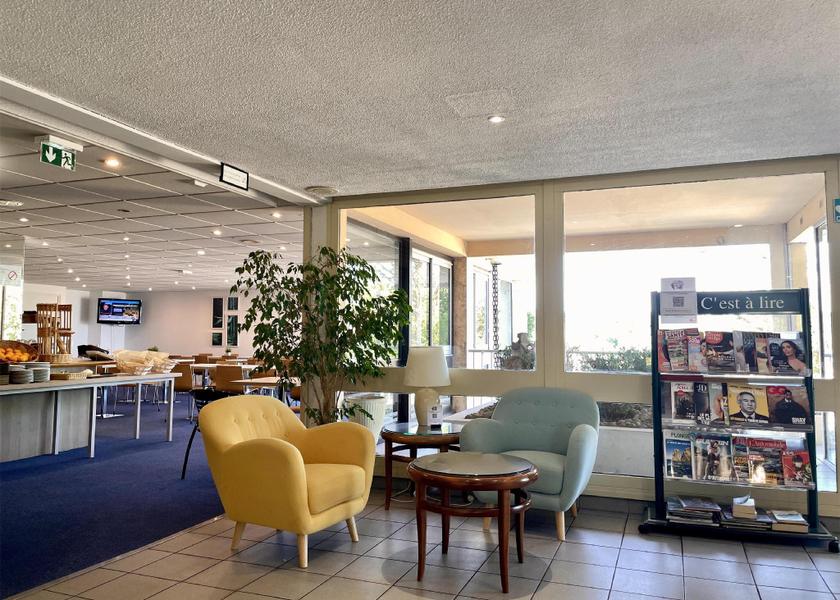 Île-de-France Nemours lobby