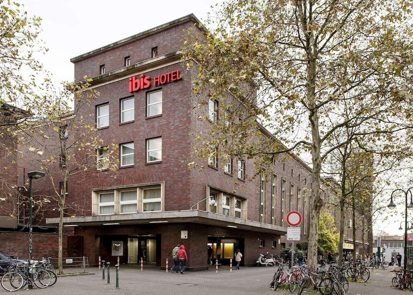 North Rhine-Westphalia Dusseldorf Exterior Detail